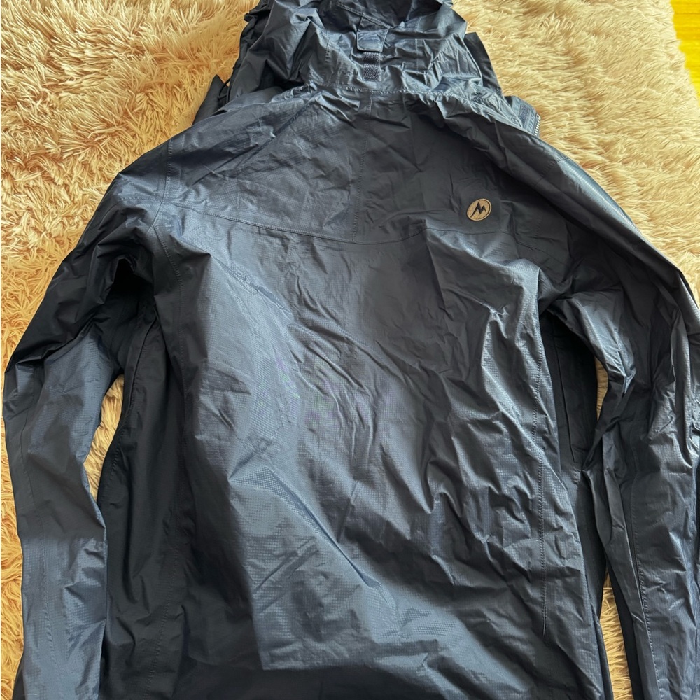 Marmot Navy Jacket With Patterned Lining - image 3